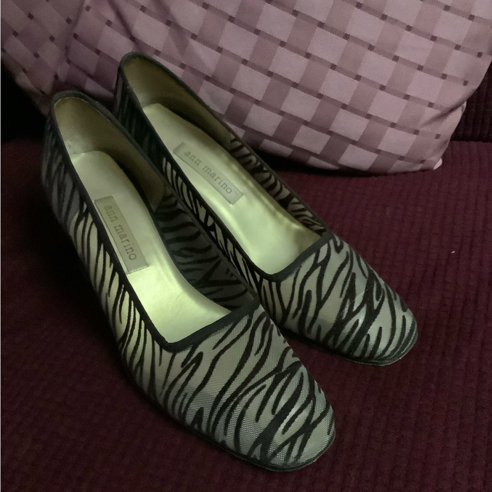 Ann Marino brown mesh zebra slip on